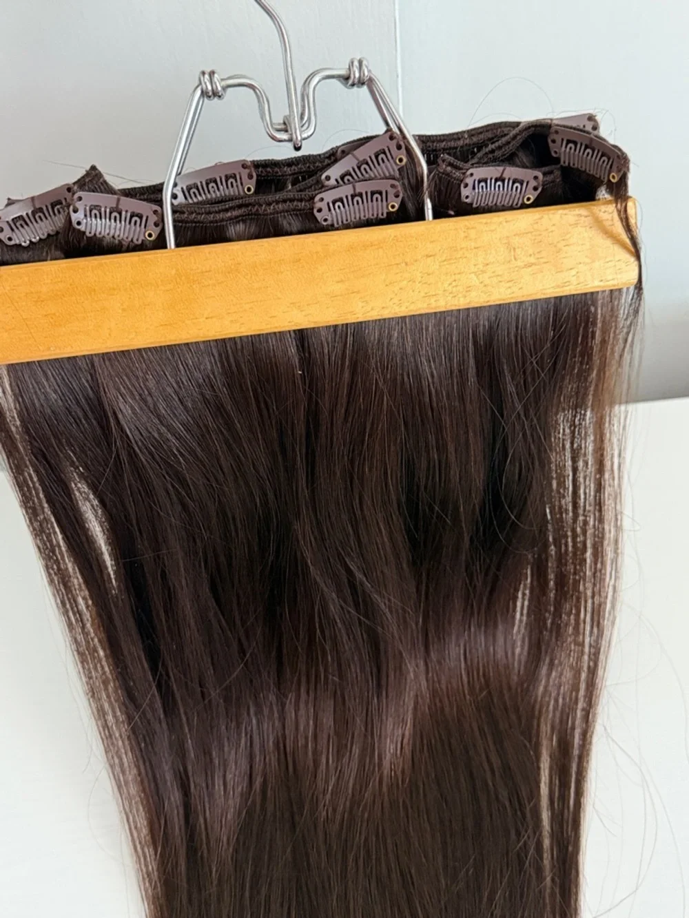 20” Brown Clip-In Hair Extensions - Smooth Straight Hair 7 pcs 100% human Hair